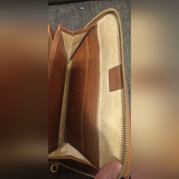 Dooney & Bourke Vintage Crossbody - Picture 8 of 14